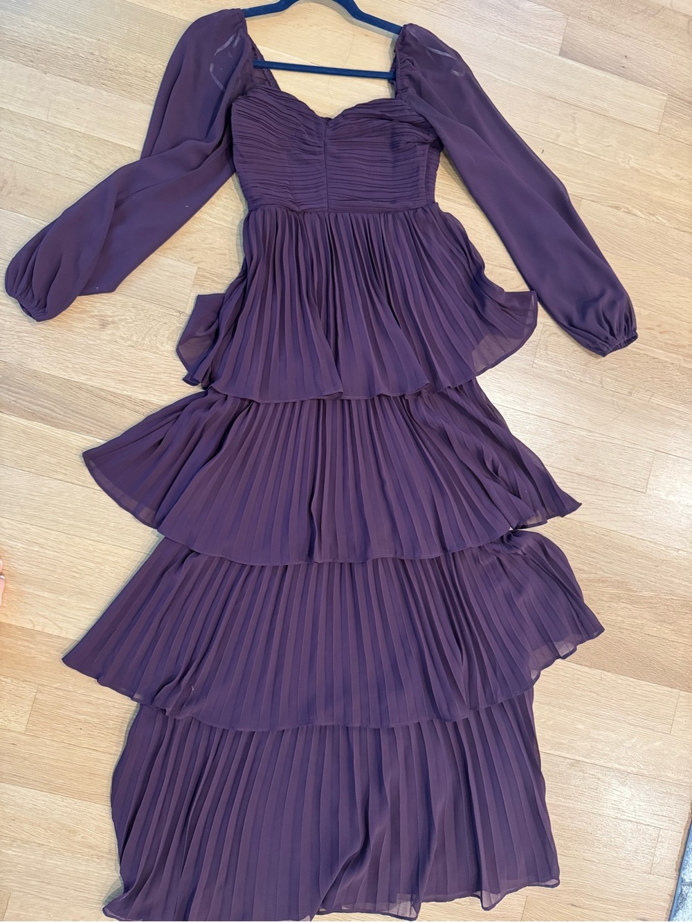 Elegant Purple Tiered Pleated Maxi Dress with Long Sleeves XS
